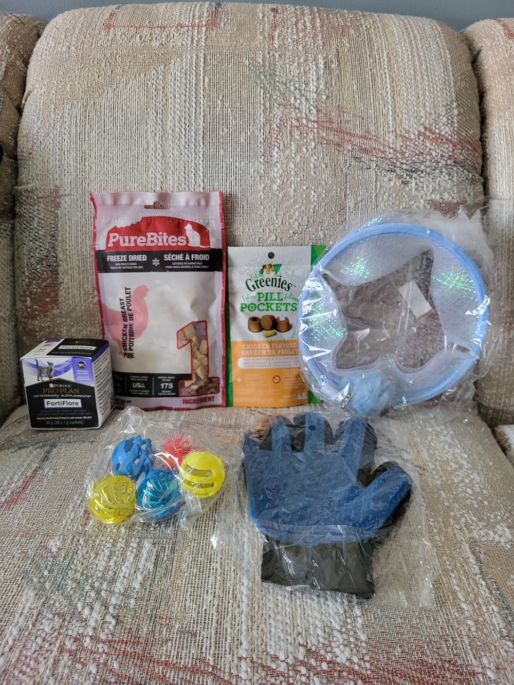 CAT BUNDLE: FortiFlora, Pill Pockets, Treats, Tunnel, Toys & Grooming Glove